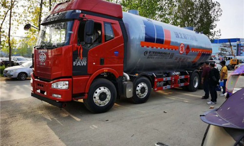 解放J6前四后八液化氣槽車(chē) 