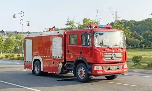 東風D9多利卡6噸水罐消防車 