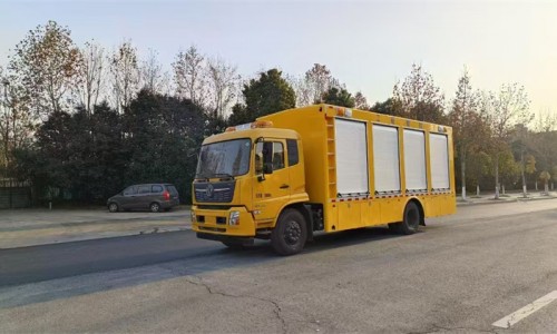 東風天錦救險車 