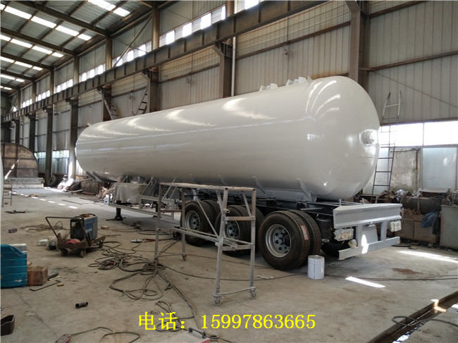 30噸液化氣半掛車.jpg
