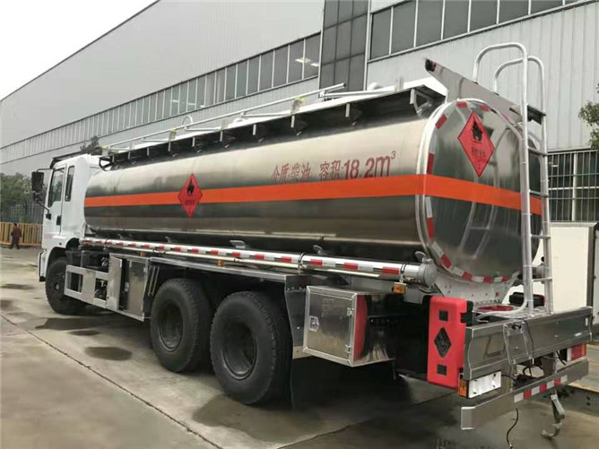 18立方鋁合金運(yùn)油車.jpg